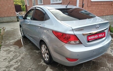 Hyundai Solaris II рестайлинг, 2013 год, 1 100 000 рублей, 5 фотография