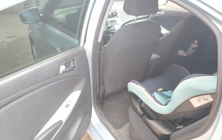Hyundai Solaris II рестайлинг, 2013 год, 1 100 000 рублей, 13 фотография