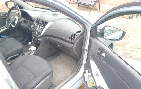 Hyundai Solaris II рестайлинг, 2013 год, 1 100 000 рублей, 12 фотография