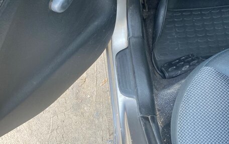 Toyota Yaris I рестайлинг, 2003 год, 550 000 рублей, 12 фотография
