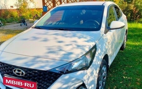 Hyundai Solaris II рестайлинг, 2021 год, 1 700 000 рублей, 2 фотография