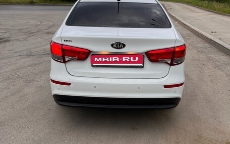 KIA Rio III рестайлинг, 2015 год, 1 200 000 рублей, 21 фотография