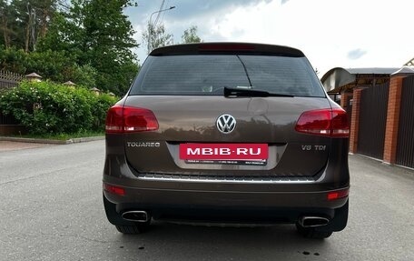 Volkswagen Touareg III, 2011 год, 1 890 000 рублей, 6 фотография