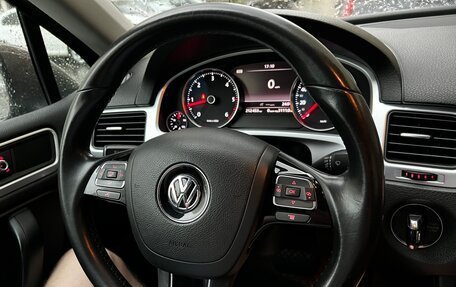 Volkswagen Touareg III, 2011 год, 1 890 000 рублей, 17 фотография