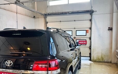 Toyota Land Cruiser 200, 2018 год, 8 595 000 рублей, 2 фотография