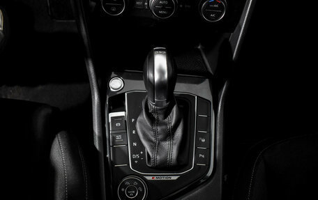 Volkswagen Tiguan II, 2018 год, 2 679 000 рублей, 11 фотография