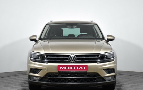 Volkswagen Tiguan II, 2018 год, 2 679 000 рублей, 2 фотография