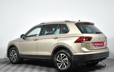 Volkswagen Tiguan II, 2018 год, 2 679 000 рублей, 7 фотография