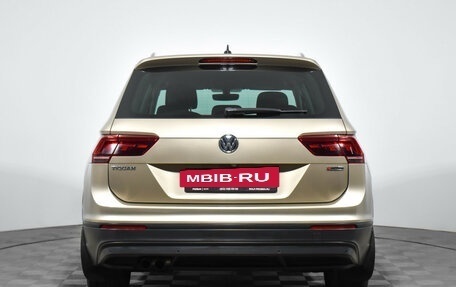 Volkswagen Tiguan II, 2018 год, 2 679 000 рублей, 6 фотография