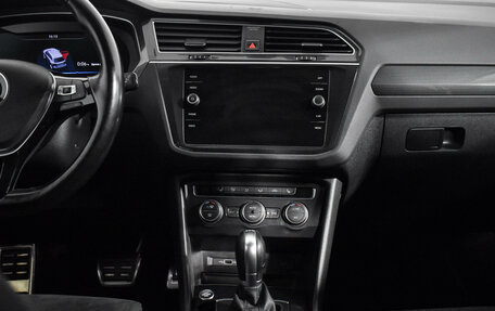 Volkswagen Tiguan II, 2018 год, 2 679 000 рублей, 15 фотография