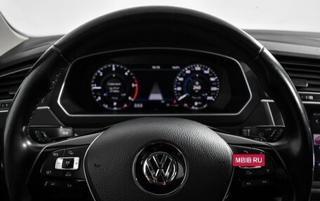 Volkswagen Tiguan II, 2018 год, 2 679 000 рублей, 20 фотография