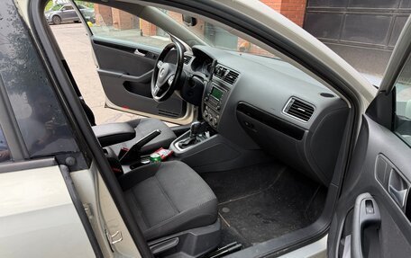 Volkswagen Jetta VI, 2014 год, 1 000 000 рублей, 34 фотография