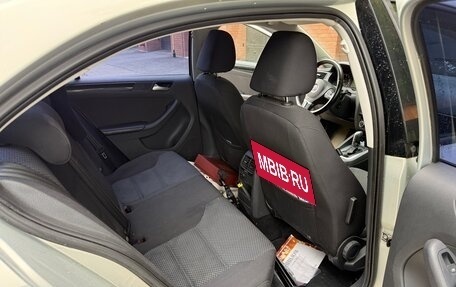 Volkswagen Jetta VI, 2014 год, 1 000 000 рублей, 35 фотография