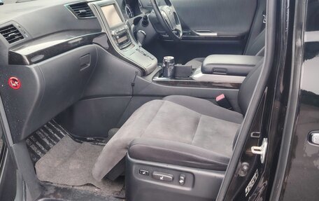 Toyota Vellfire I, 2012 год, 2 450 000 рублей, 8 фотография