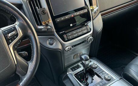 Toyota Land Cruiser 200, 2016 год, 7 800 000 рублей, 32 фотография