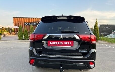Mitsubishi Outlander III рестайлинг 3, 2019 год, 3 315 000 рублей, 5 фотография