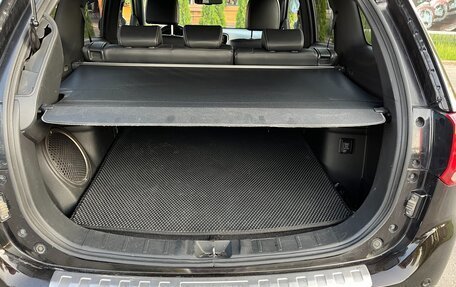 Mitsubishi Outlander III рестайлинг 3, 2019 год, 3 315 000 рублей, 25 фотография