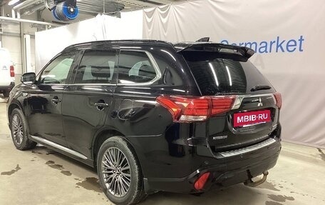 Mitsubishi Outlander III рестайлинг 3, 2019 год, 3 315 000 рублей, 32 фотография