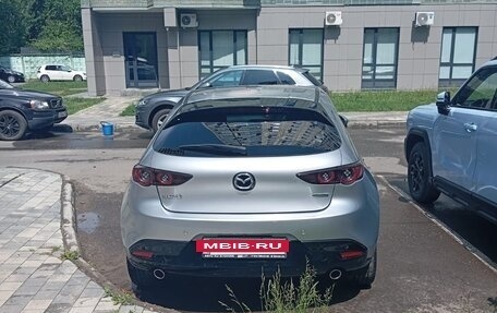 Mazda 3, 2021 год, 2 200 000 рублей, 4 фотография