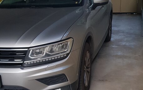 Volkswagen Tiguan II, 2017 год, 2 143 000 рублей, 2 фотография
