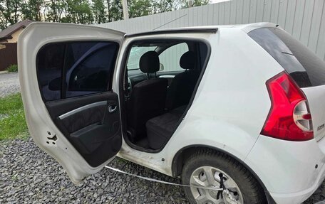 Renault Sandero I, 2013 год, 200 000 рублей, 18 фотография
