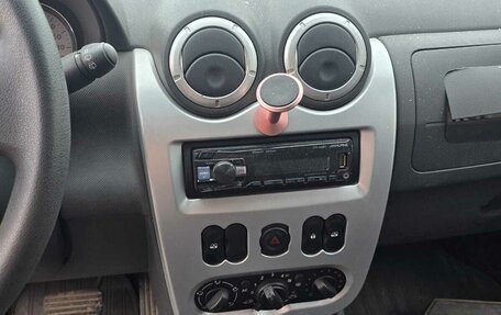Renault Sandero I, 2013 год, 200 000 рублей, 16 фотография