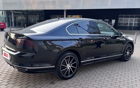 Volkswagen Passat B8 рестайлинг, 2018 год, 2 650 000 рублей, 3 фотография