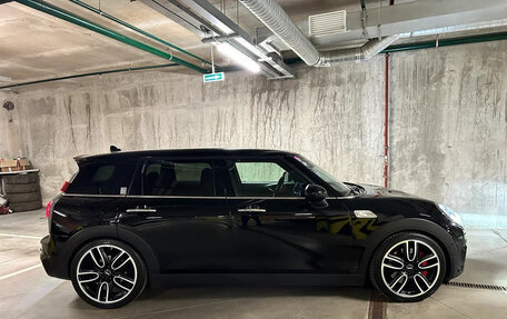 MINI Clubman, 2019 год, 3 000 000 рублей, 2 фотография