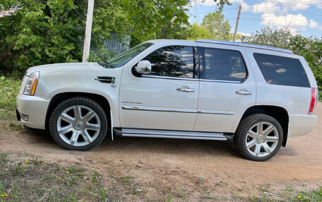Cadillac Escalade III, 2012 год, 2 850 000 рублей, 1 фотография