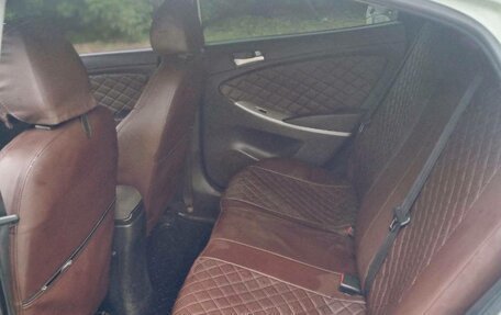 Hyundai Solaris II рестайлинг, 2012 год, 680 000 рублей, 7 фотография
