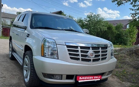 Cadillac Escalade III, 2012 год, 2 850 000 рублей, 4 фотография