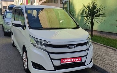 Toyota Noah III, 2018 год, 2 200 000 рублей, 1 фотография