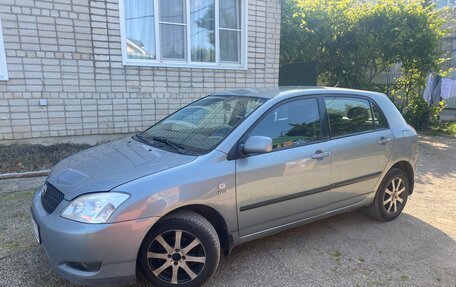 Toyota Corolla, 2004 год, 410 000 рублей, 4 фотография