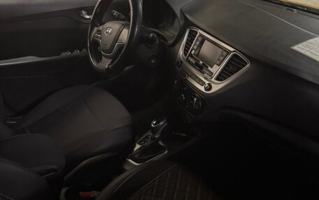 Hyundai Solaris II рестайлинг, 2021 год, 1 230 000 рублей, 5 фотография