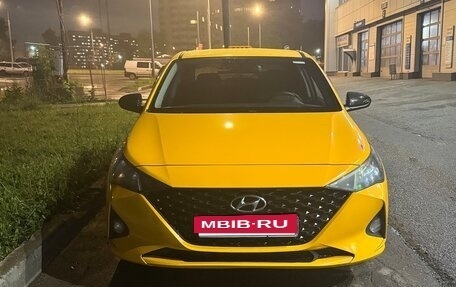 Hyundai Solaris II рестайлинг, 2021 год, 1 230 000 рублей, 2 фотография