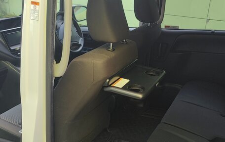 Toyota Noah III, 2018 год, 2 200 000 рублей, 11 фотография