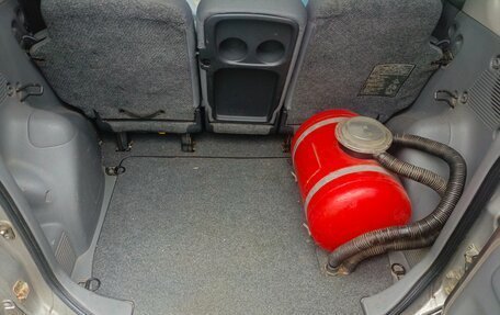 Toyota FunCargo, 2002 год, 273 000 рублей, 8 фотография