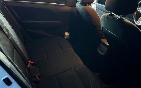 Hyundai Elantra VI рестайлинг, 2019 год, 1 600 000 рублей, 4 фотография