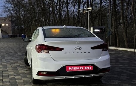 Hyundai Elantra VI рестайлинг, 2019 год, 1 600 000 рублей, 2 фотография