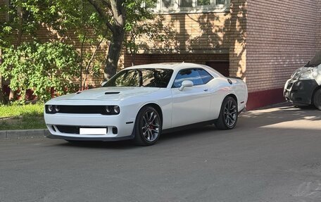 Dodge Challenger III рестайлинг 2, 2019 год, 5 950 000 рублей, 5 фотография