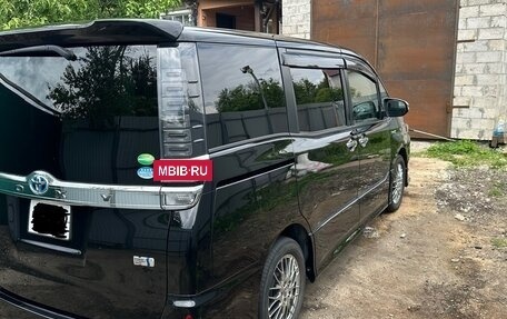 Toyota Voxy III, 2018 год, 2 800 000 рублей, 6 фотография