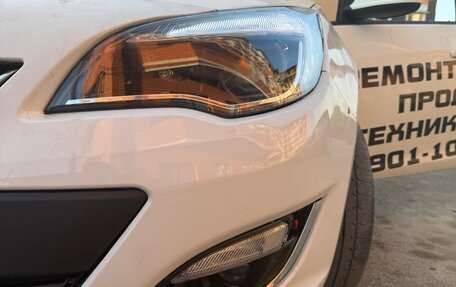Opel Astra J, 2011 год, 600 000 рублей, 1 фотография