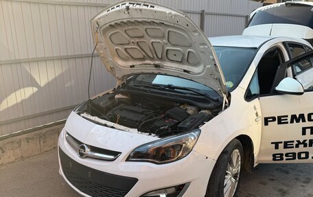 Opel Astra J, 2011 год, 600 000 рублей, 4 фотография