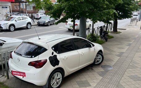 Opel Astra J, 2011 год, 600 000 рублей, 3 фотография