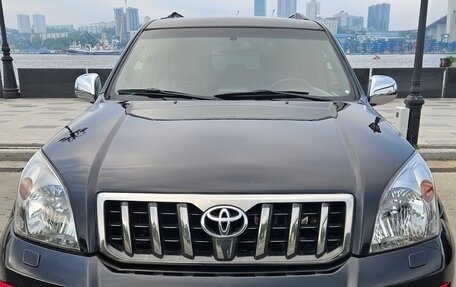 Toyota Land Cruiser Prado 120 рестайлинг, 2009 год, 2 780 000 рублей, 2 фотография