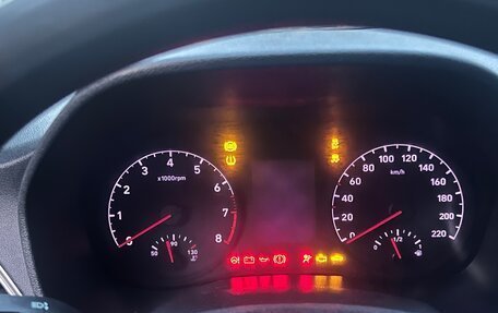 Hyundai Solaris II рестайлинг, 2019 год, 720 000 рублей, 6 фотография