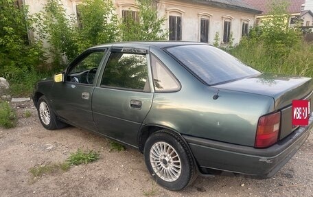 Opel Vectra A, 1990 год, 120 000 рублей, 3 фотография