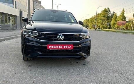 Volkswagen Tiguan II, 2021 год, 4 200 000 рублей, 5 фотография