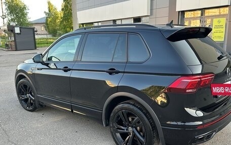Volkswagen Tiguan II, 2021 год, 4 200 000 рублей, 2 фотография