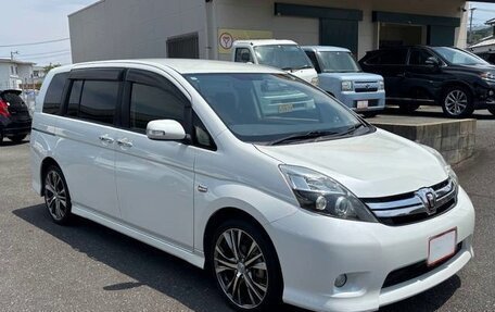 Toyota ISis I, 2016 год, 960 000 рублей, 3 фотография